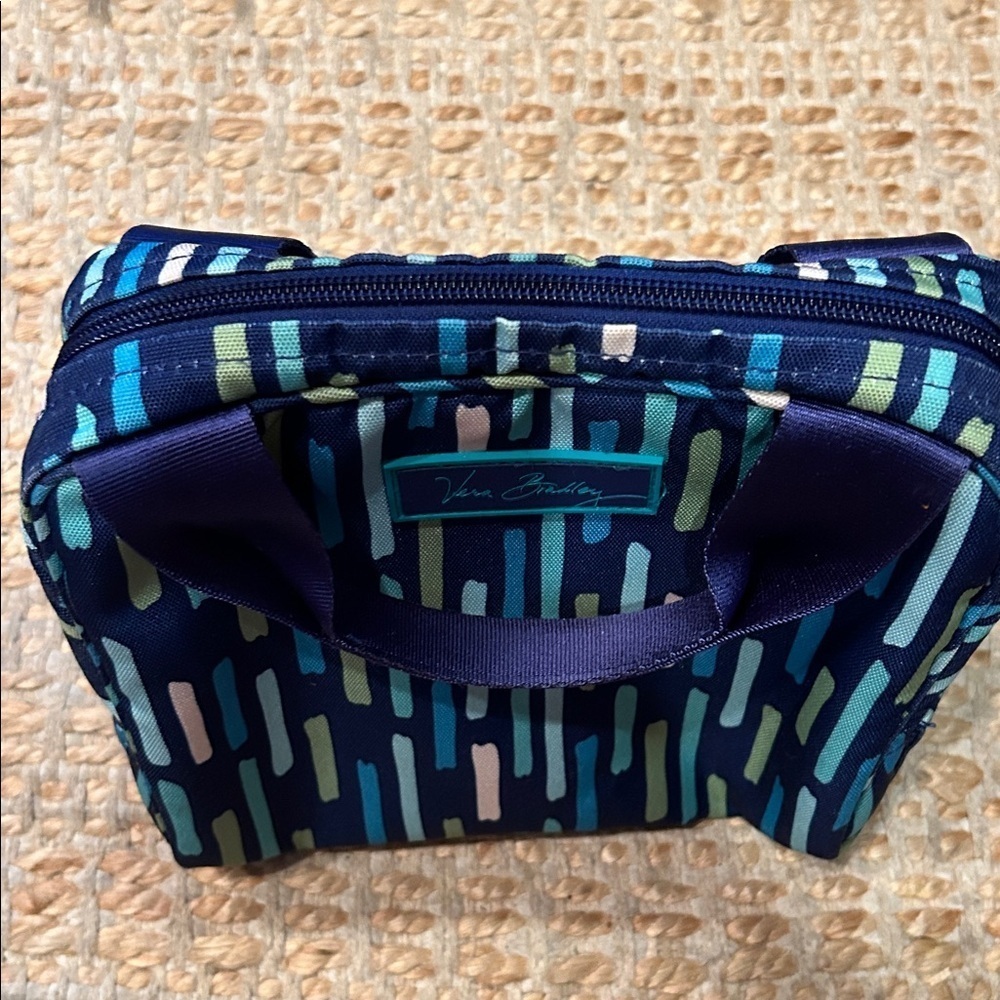 Vera Bradley Navy and Green Patterned lunch bag - Picture 8 of 10